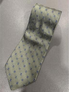 Brooks Brothers Basics Men’s 100% Silk Tie Olive Green Blue Squares BB13